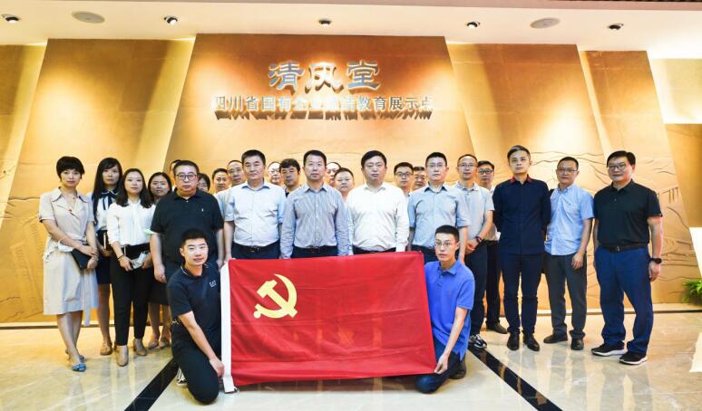 �����������ſ�չ����������ʾ�˶�