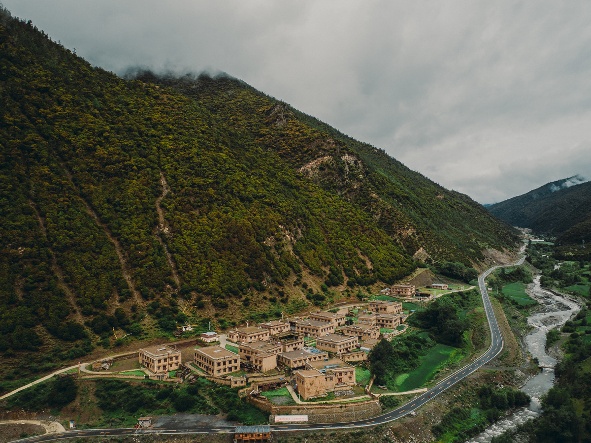 ��ѡ�������μ�ƶ�ٴ��������������Ĵ����43���˼ҵĸ�ԭ��կ������򿨵�