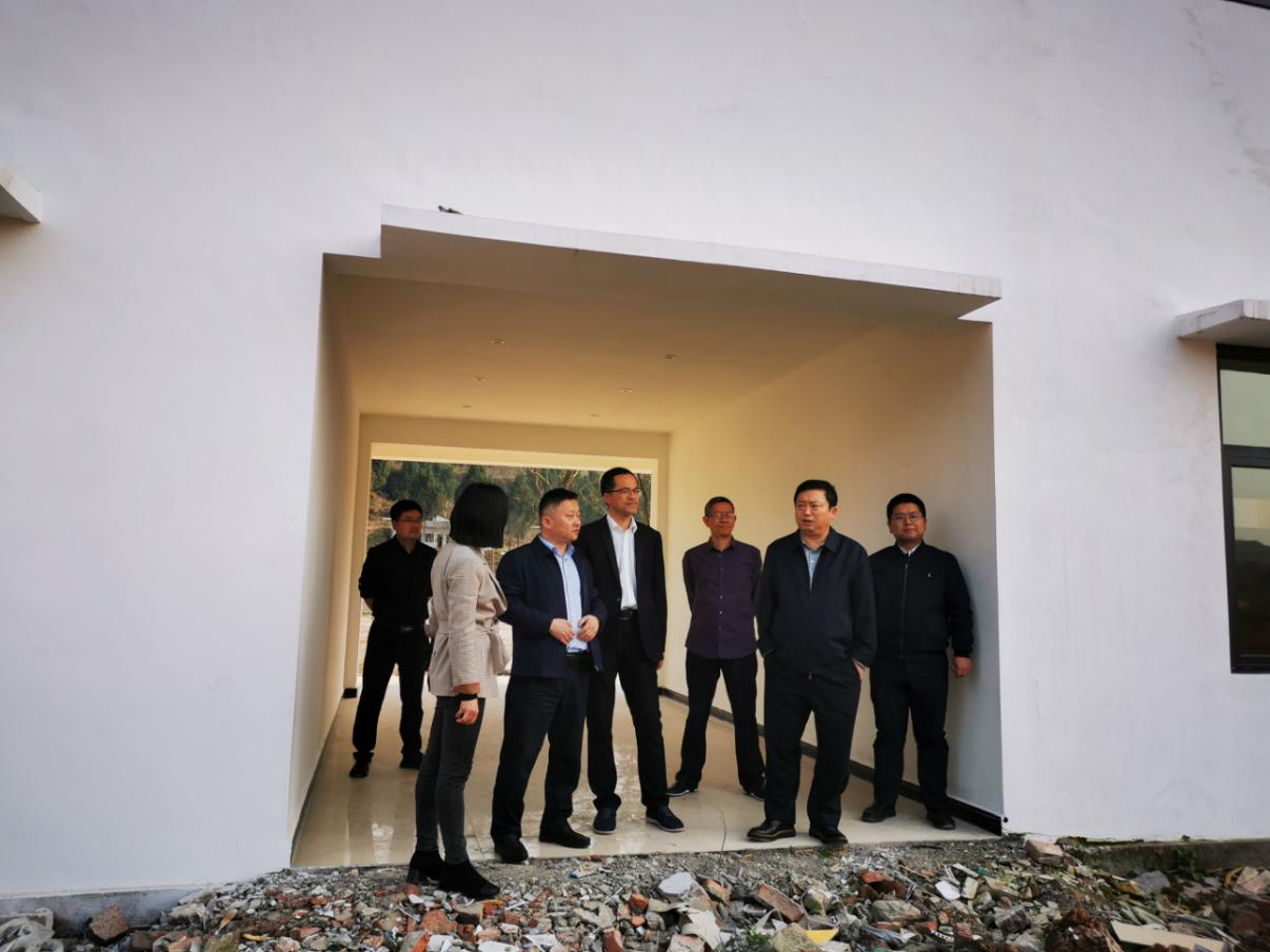 �����������ŵ�ί����ǡ����³��յ��˼ҹ��忪չ�������