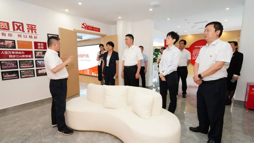 ����ʡ�������������ʲ����ӹ���ίԱ�����˸�һ��ݰ�ٽ���������У�������������������