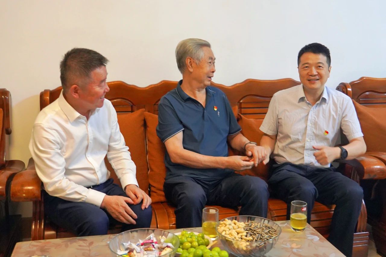 ʡ�����������ŵ�ί��ǡ����³����¿�չ����һ���߷�